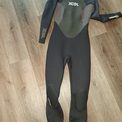 Xcel Woman's Wet Suit 3-2