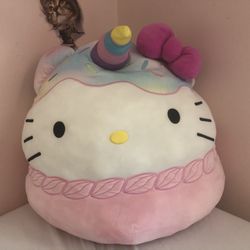 Hello Kitty Jumbo Squishmallow