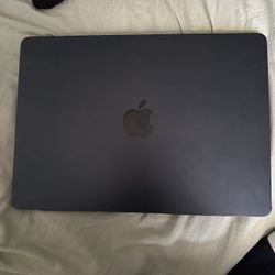 Apple MacBook M2 2022