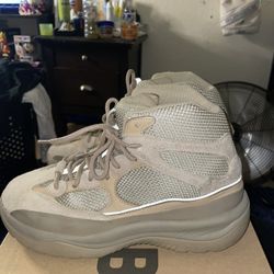 Yzy Desert Boot Sz 11