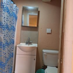 Single Occupancy Private Room And Private Bathroom 