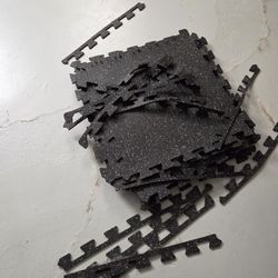 12x 24" Squares Of Rubber Floor Mat