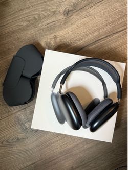 Apple AirPods Max 2 with new EQ (USB-C/H2 Chip) - $350 NEED GONE TODAY
