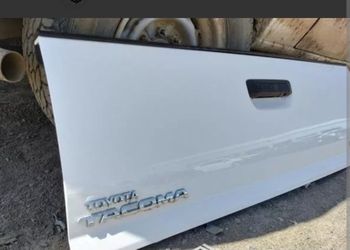 White Tailgate Toyota Tailgate