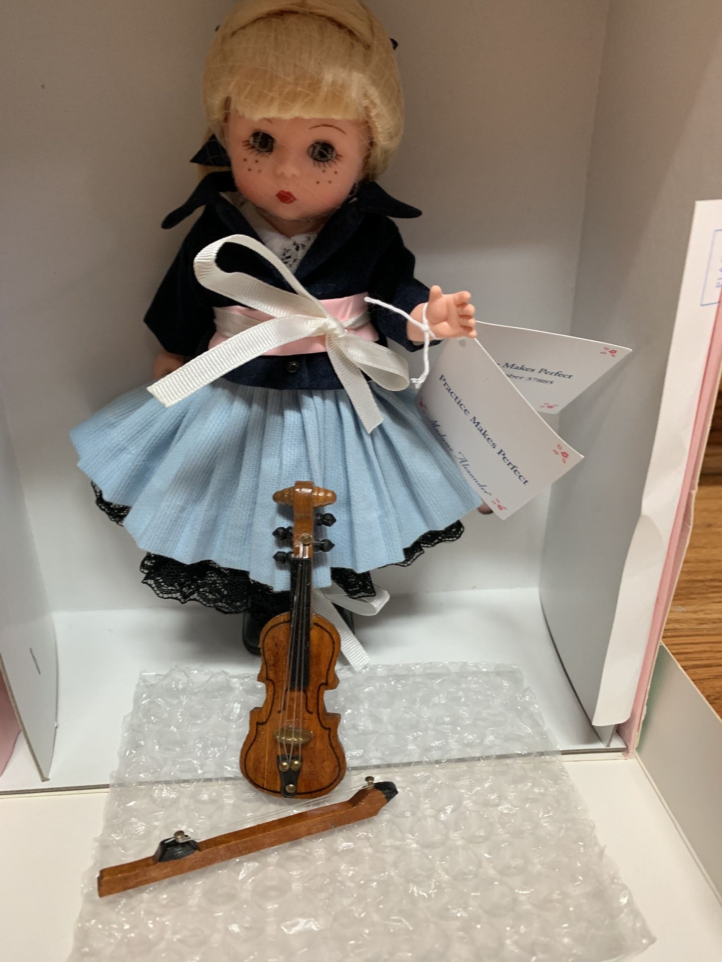Madame Alexander 8 Inch Doll – – Practice Makes Perfect Wendy With Violin And Freckles