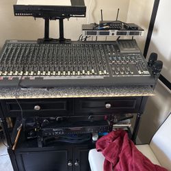 Very Nice Yamaha Mixer 
