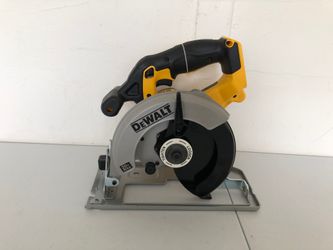 DEWALT 20-Volt MAX Lithium-Ion Cordless 6-1/2 in. Circular Saw (Tool-Only)