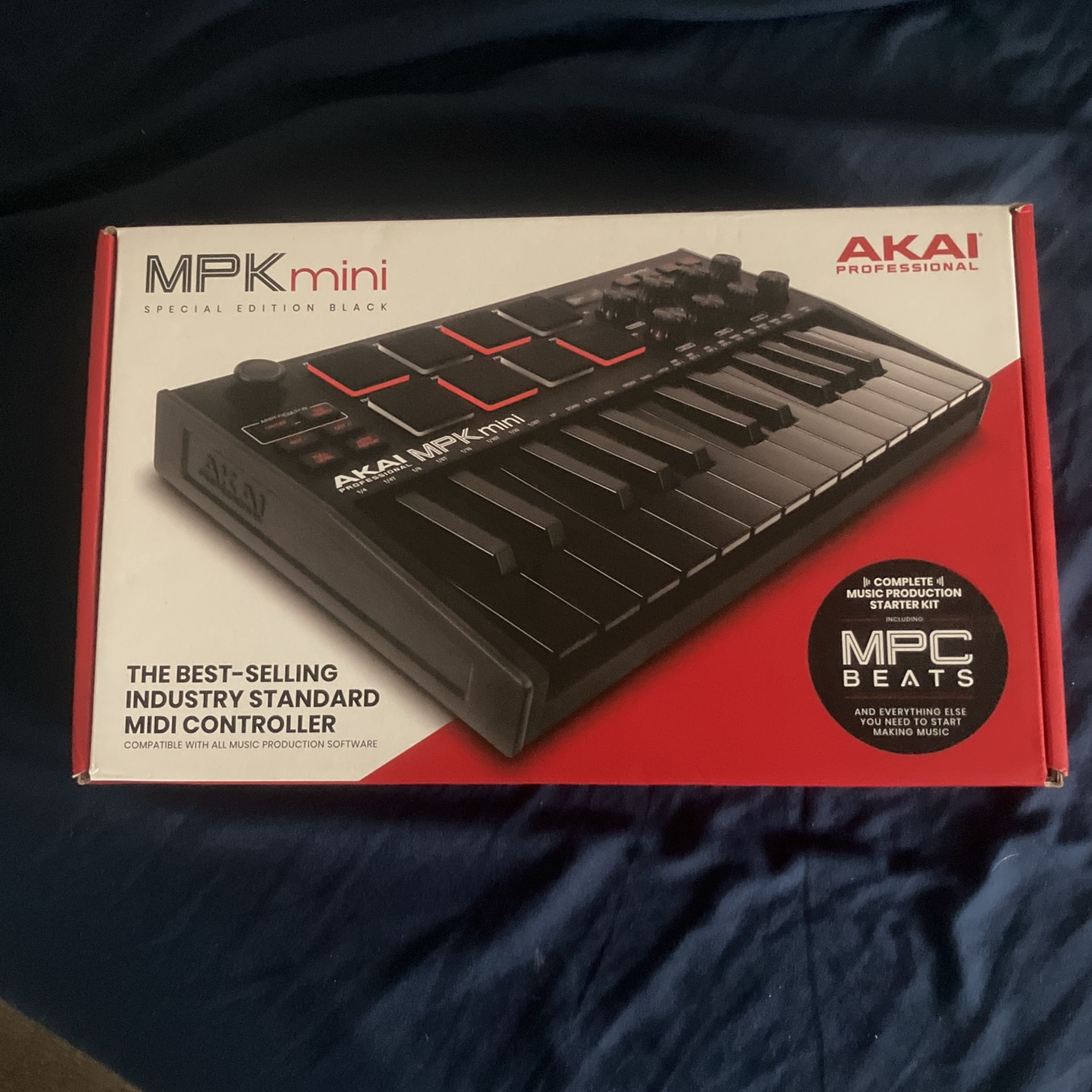 AKAI MPK mini MIDI keyboard