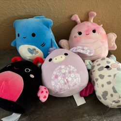 Small Squishmellows 