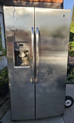 GE Refrigerator