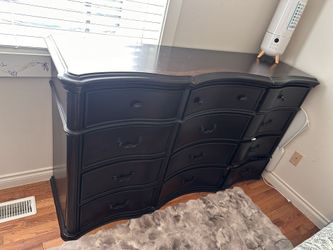 Elegant Solid Wood Dresser with Mirror – 9 Drawers