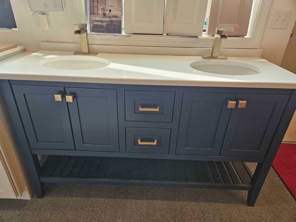Gorgeous Double Sink Vanity Quartz For Local Pick Up $1,000