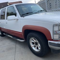 1995 Chevrolet Suburban New Low Price 3,800,00