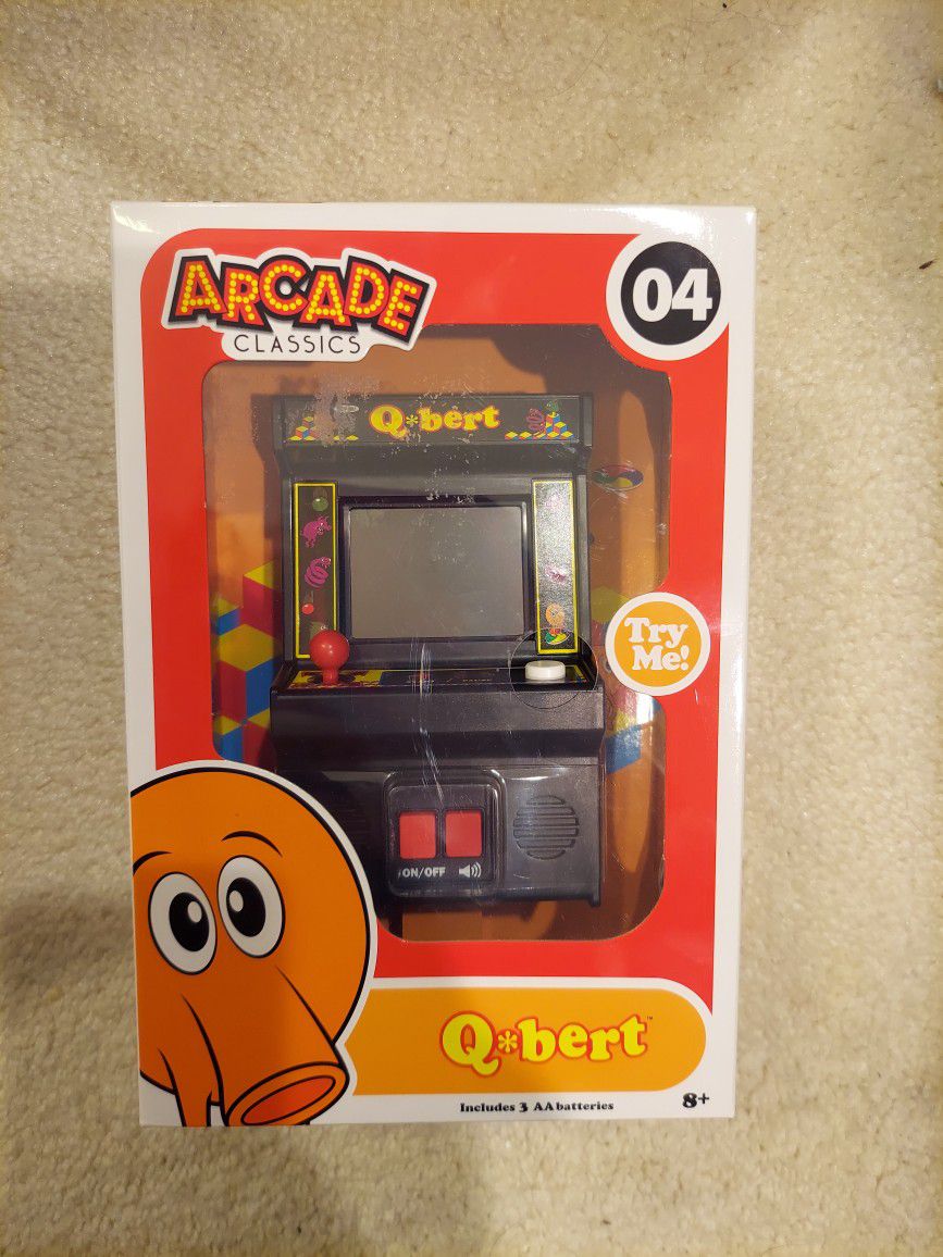 Qbert Mini Desktop Video Arcade Game NEW