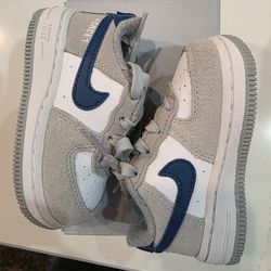 Nike Air Force 1 LV8 Sz 5c