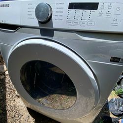 SAMSUNG        WF45T6000AW    4.5 cu. ft. Front Load Washer 