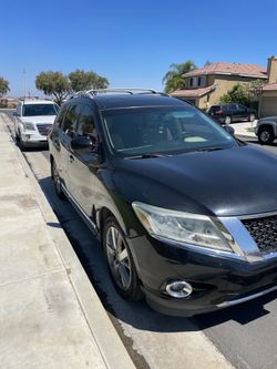 2016 Nissan  pathfinder