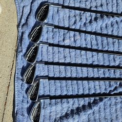 COBRA LTD Right Handed 5-pw Graphite 