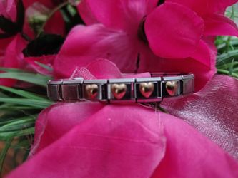 S/S bracelet w/14kyg ❤️ accents