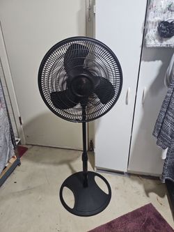 LASKO 18"STANDING FAN!!
