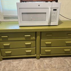Sturdy Long Dresser, Drawers Easily Roll Out