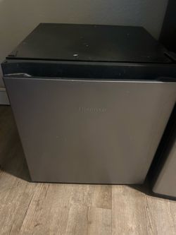Hisense mini fridge