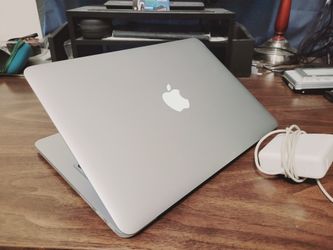 Apple MacBook Pro Laptop 15