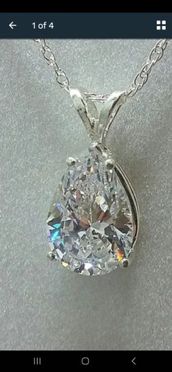 White Sapphire Pendent