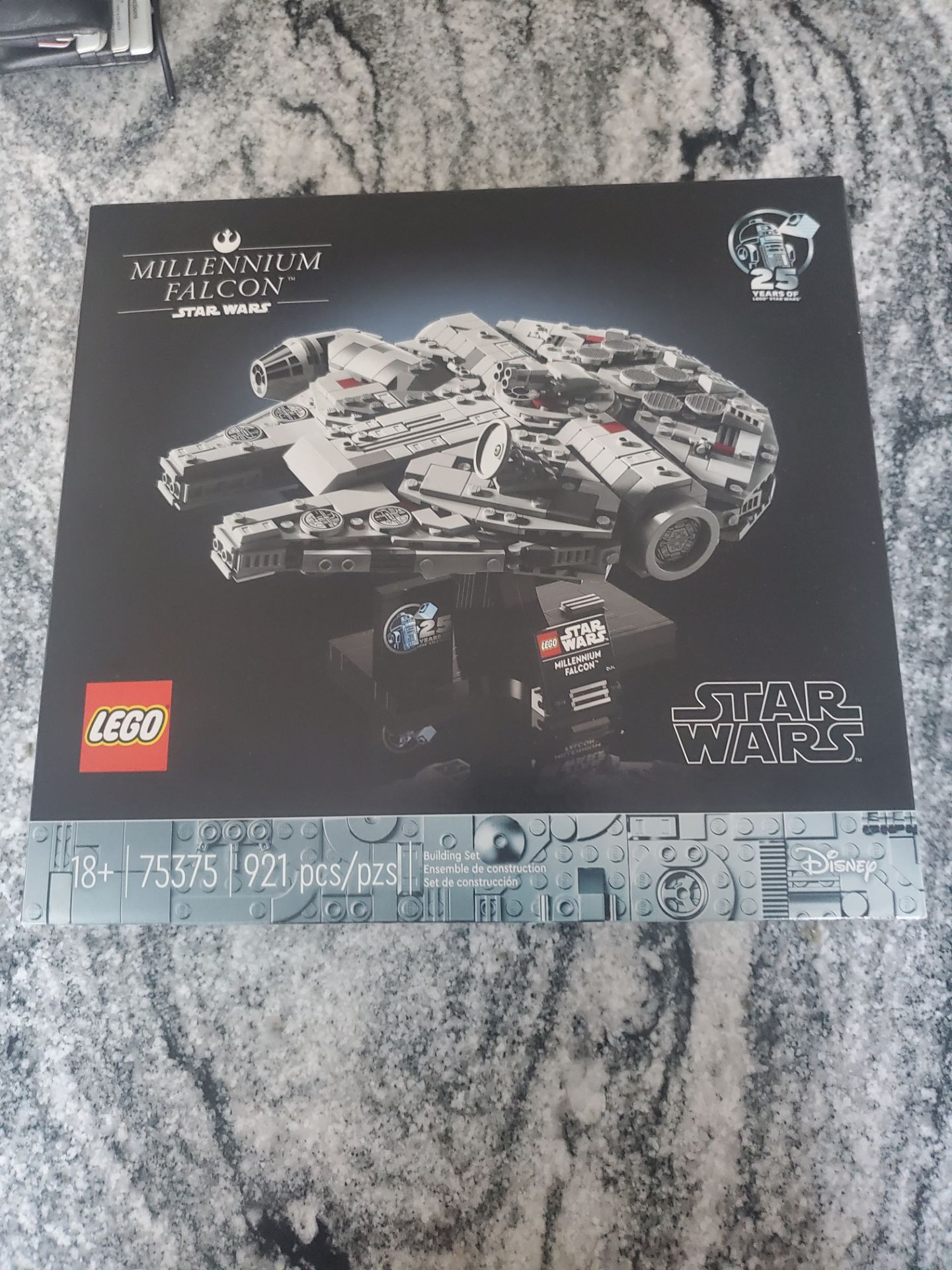 LEGO Star Wars Millennium Falcon 25th Anniversary Collectible