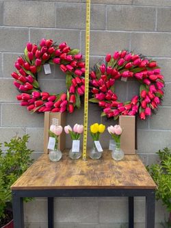 🌷 Two Tulip Wreaths & Four Tulip Flowering Vase 🌷 New W/ Tags 🌷 Kirkland Homes 🌷 💥Retail  - $188💥