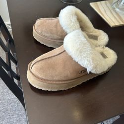 Ugg Slippers Size 9