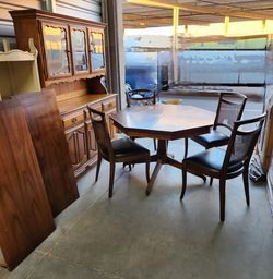 Oak table And chairs