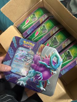 Pokémon paradox clash tin