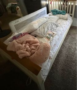 Bed twin