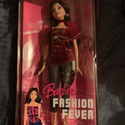 New! Barbie fashion fever-Raquelle