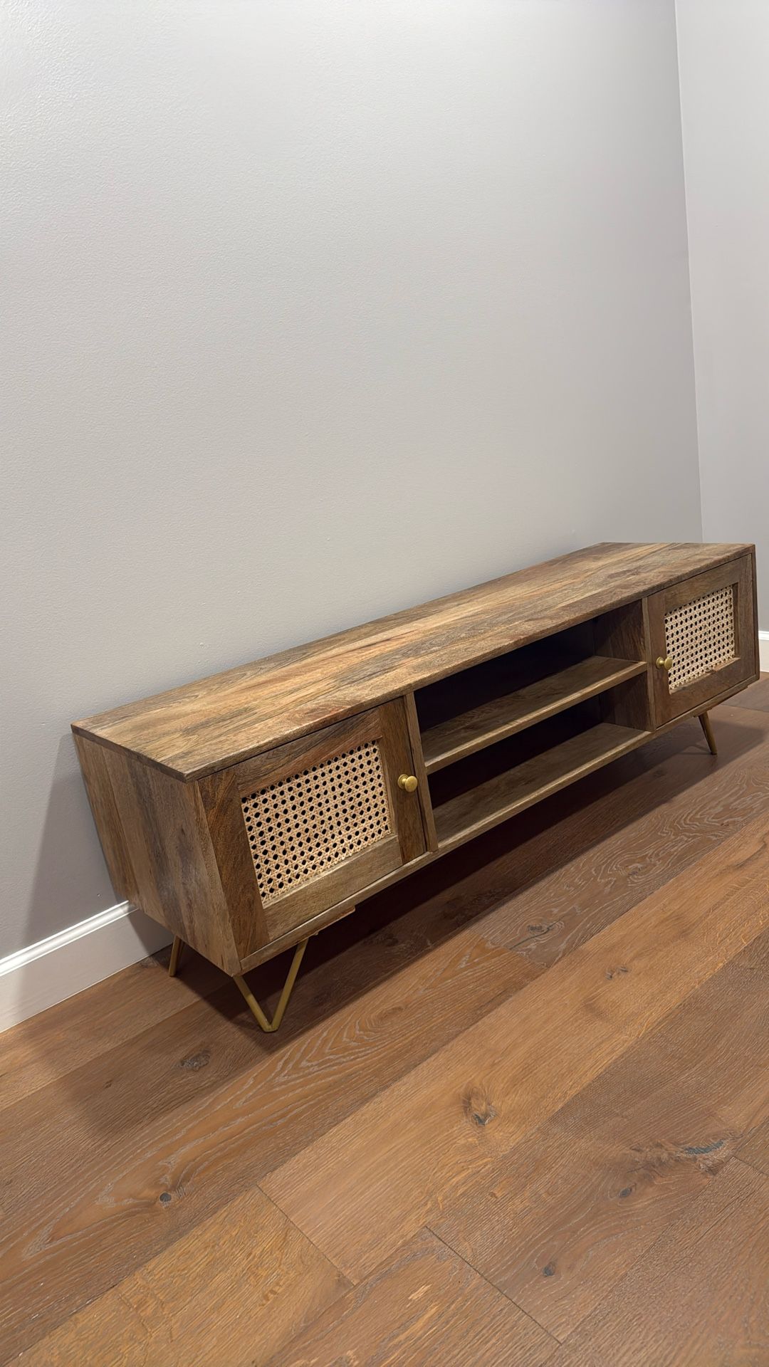 Accent Console Table / TV Stand