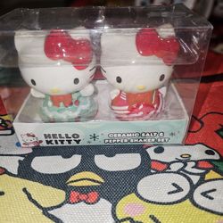 Hello Kitty Christmas Salt And Pepper Shakers