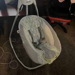 SimpleComfort Multi-Direction Compact Baby Swing with Vibrations 