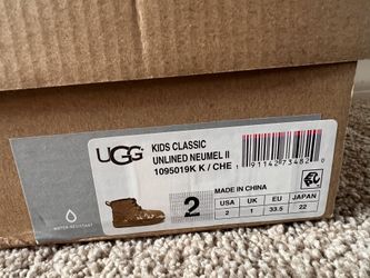 Ugg Boys Size 2 Unlined Classic
