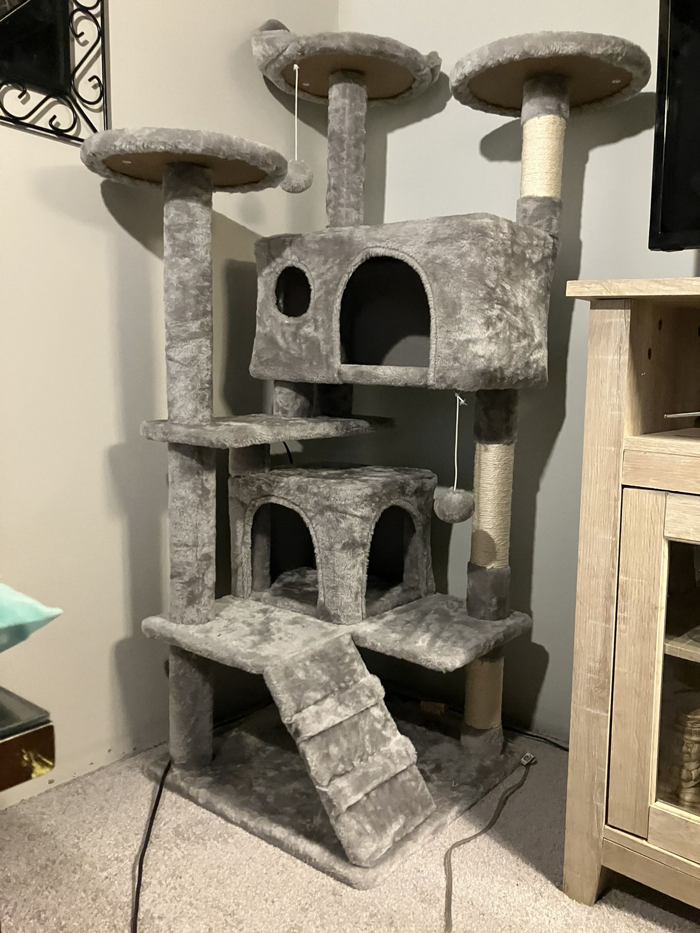 Cat House/post