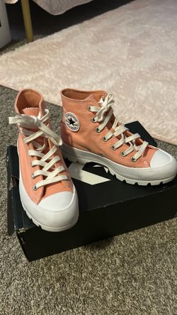 Converse chuck taylor lugged high (size 6 in women)