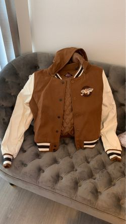 Jacket with detachable hood