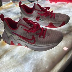 Nike Giannis Immortality Rose Size 10