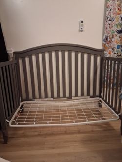 Free toddler crib with mattress