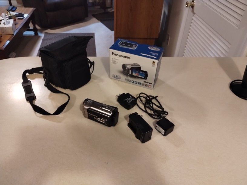 Panasonic HC-V10 Digital Video Camera