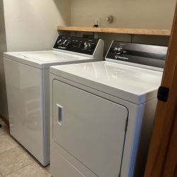 Speed Queen Washer And Electric Dryer Set. Like New. 