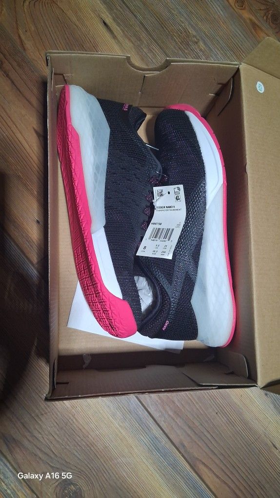 Women's Size 8 Reebok Nano9