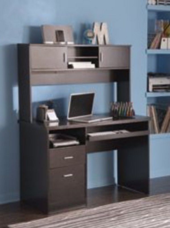 Illustra Transitional Engineered Wood Computer Desk With Hutch 56
