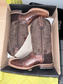 ARIAT Heritage Roughstock Square Toe - size 10.5