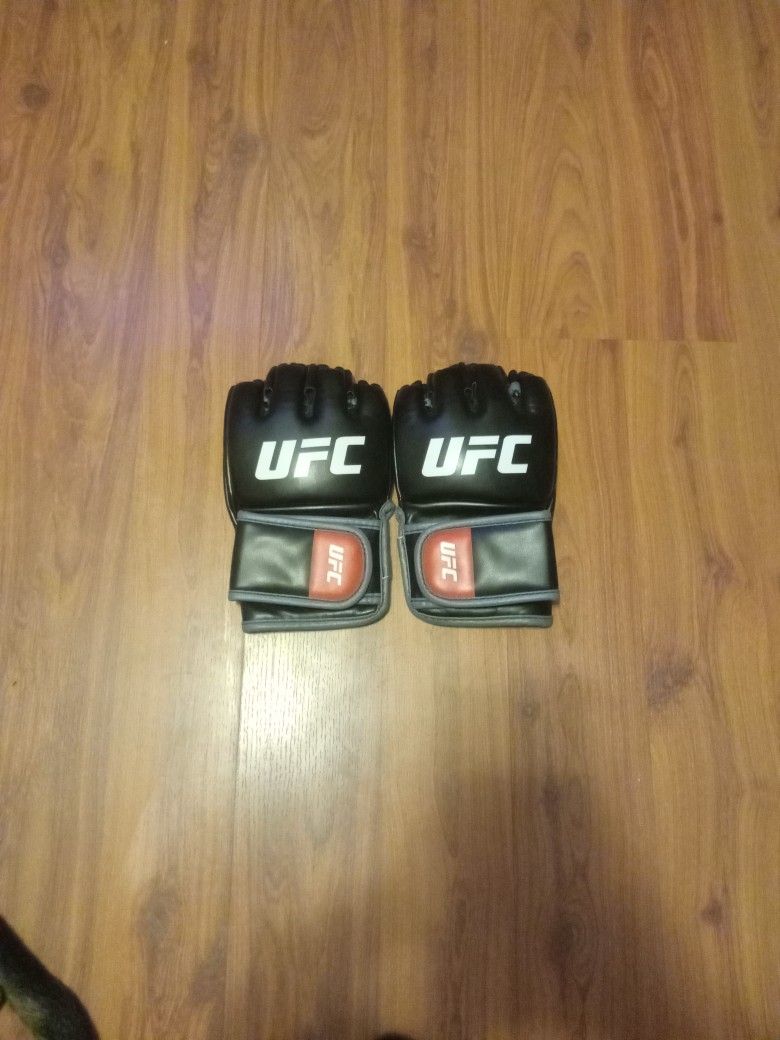 Ufc Red Gloves